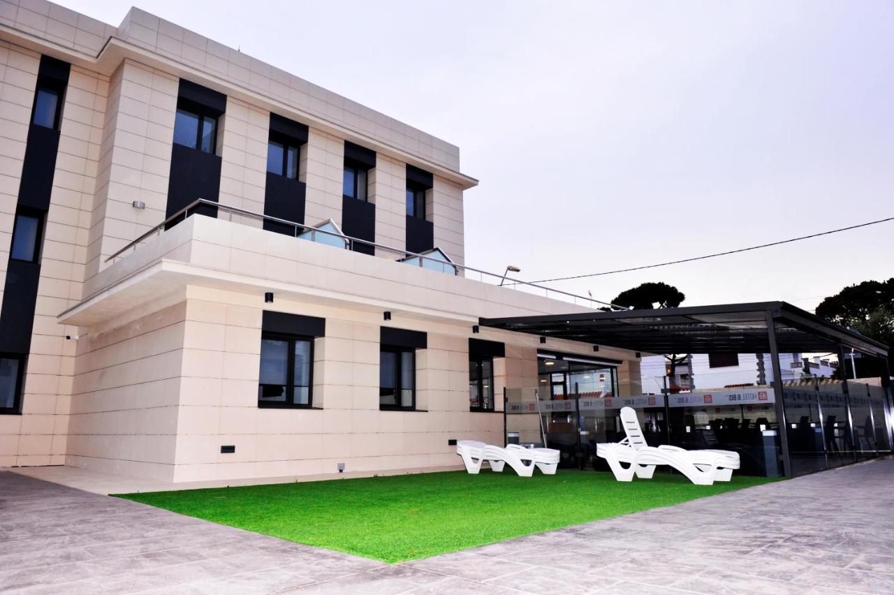 6 Bis Hotel Castelldefels Exterior foto