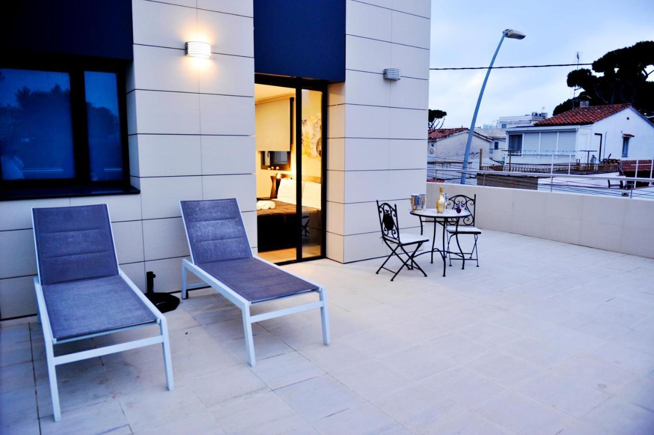 6 Bis Hotel Castelldefels Exterior foto