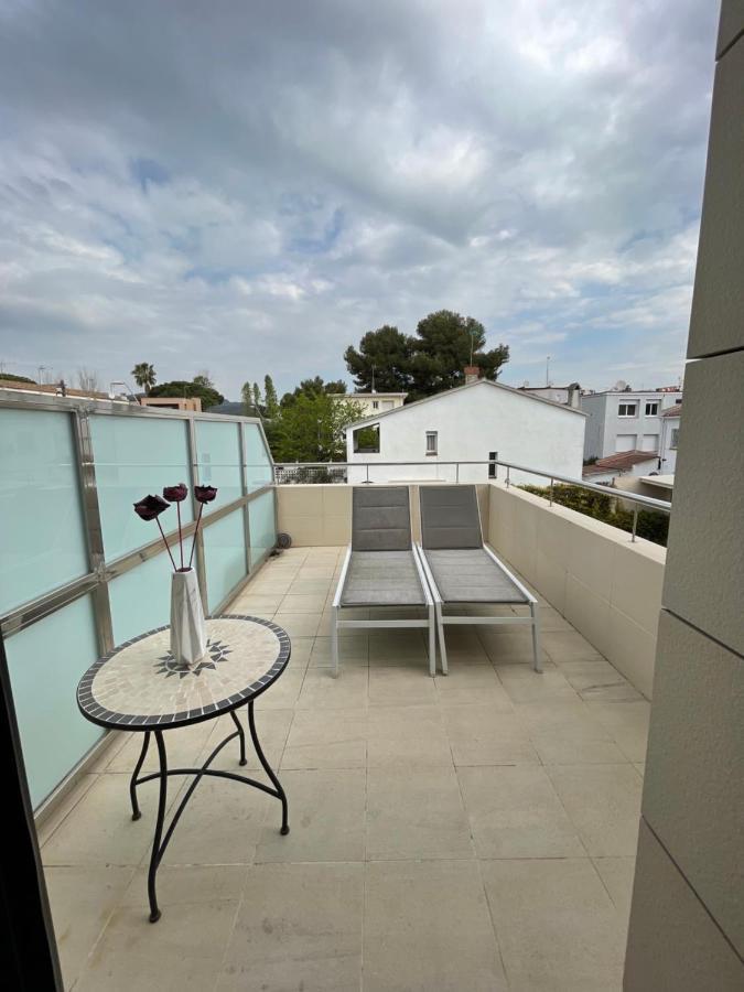 6 Bis Hotel Castelldefels Exterior foto