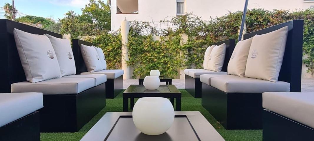 6 Bis Hotel Castelldefels Exterior foto